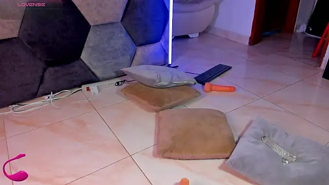 Latrellx7 live sex cam