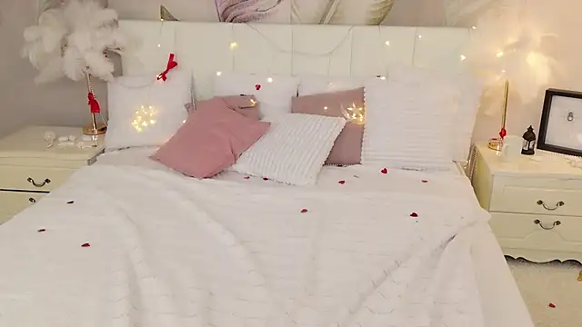 Lunaa_Babygirl's cam snapshot