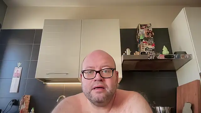 theitalianbear live sex cam