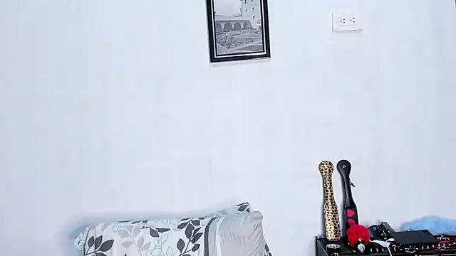 Miaafoxy's cam snapshot