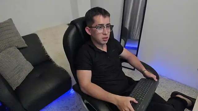 Tommas_Jhonson live sex cam