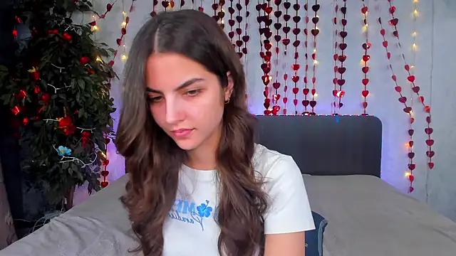 Milana_Crystal_ live sex cam