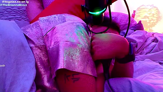 BriannaBrave live sex cam
