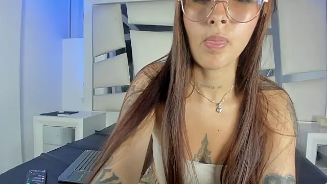 Emily_watson_'s cam snapshot