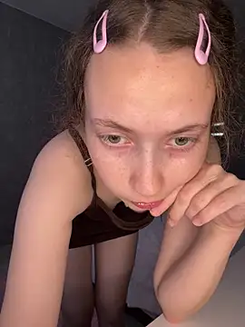 Holy_Poly's cam snapshot