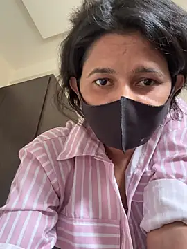 raavigirl's cam snapshot