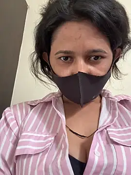 raavigirl's cam snapshot