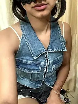 HEENA-STRIP live sex cam