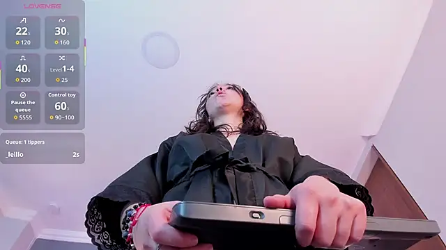 Nina_Ford's cam snapshot