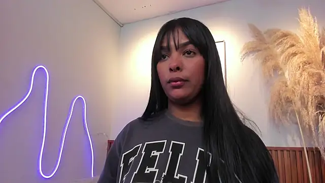 MIAROGGERSS's cam snapshot