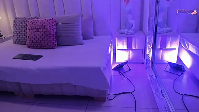 im_ariana_'s cam snapshot