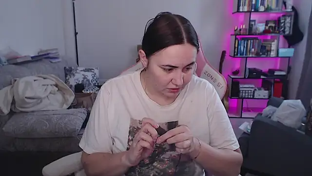 SexyWitch_666's cam snapshot