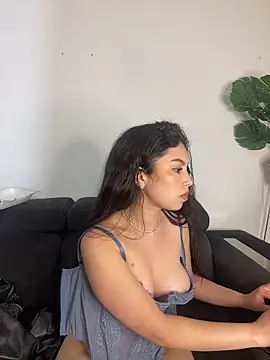 Mady_Pink's cam snapshot