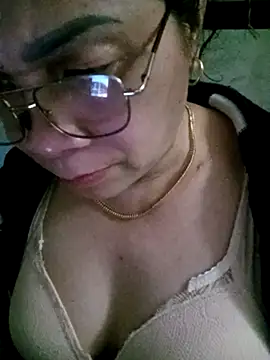 small-house123's cam snapshot