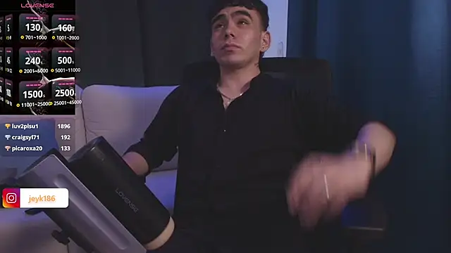 Guccy_Boy_Club live sex cam