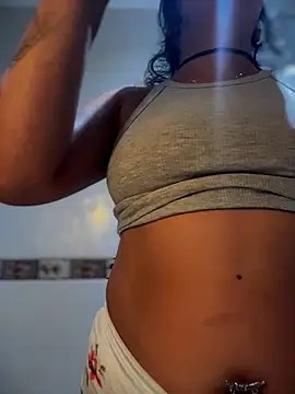 Your_HoneyXXX's cam snapshot