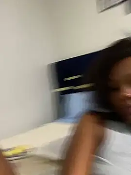 Dellah27 live sex cam