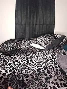 JJLILYOFFICIAL's cam snapshot