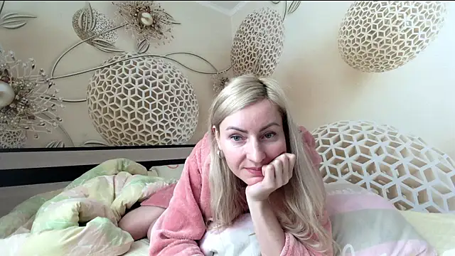 Yourrealgirl's cam snapshot