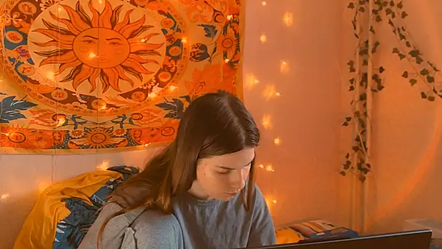 AliceCUNTach's cam snapshot