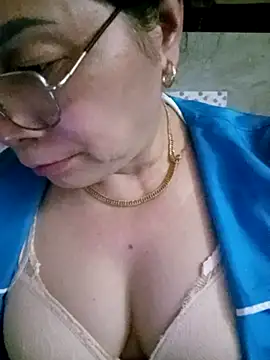 small-house123's cam snapshot