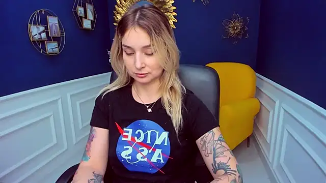 LilFleurish live sex cam