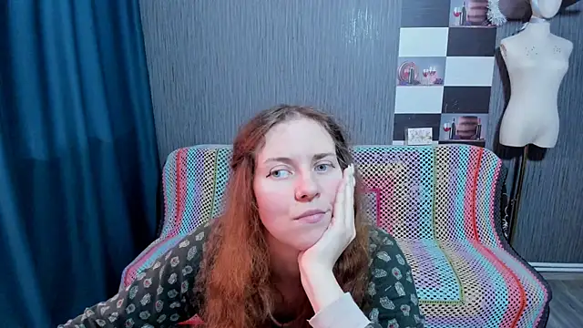 pa1e_pr1ncess's cam snapshot