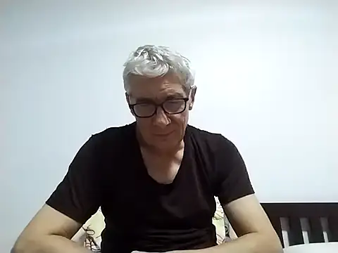 BIGUNCUTHARDCOCK live sex cam