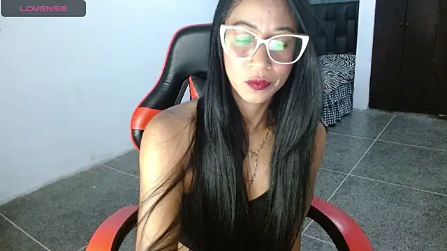 Emiliklauss22's cam snapshot