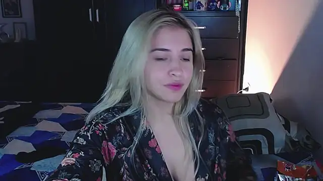 saradiazxxx's cam snapshot