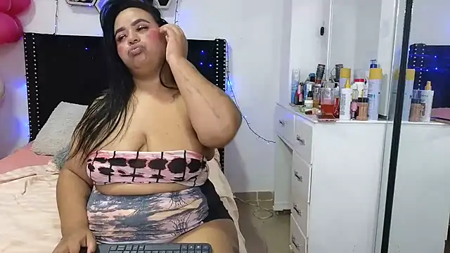 charlotte_077's cam snapshot