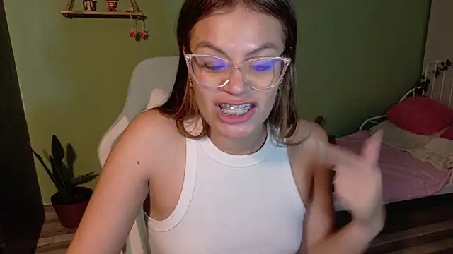 Emerald_Sparkles_'s cam snapshot