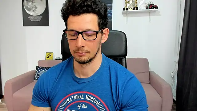 BrutusK08 live sex cam