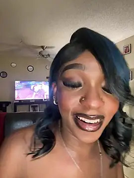 MidnightChanel's cam snapshot