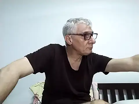 BIGUNCUTHARDCOCK live sex cam