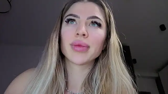 Megan_Ros's cam snapshot