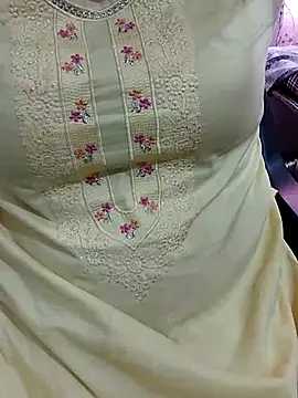 cutee_bhabhi's cam snapshot