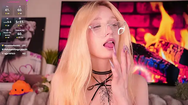 Naughty__Couplles's cam snapshot