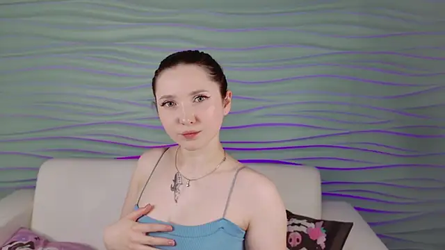 Tiny_BunnyX's cam snapshot