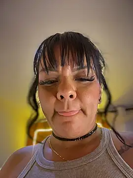 Your_HoneyXXX's cam snapshot