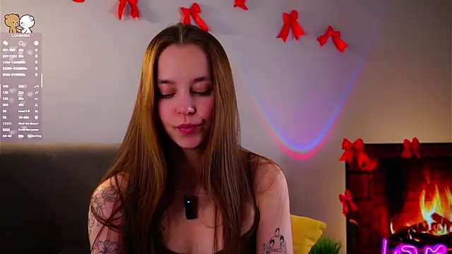 FalineDowlen live sex cam