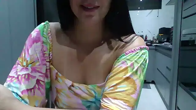 Laura_81 live sex cam