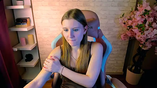 Caroline_Desire_'s cam snapshot