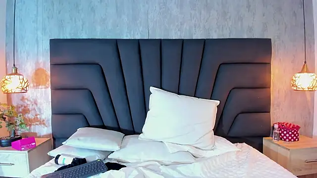 Maya_curvy's cam snapshot