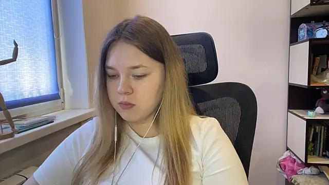 TomikoPfau's cam snapshot