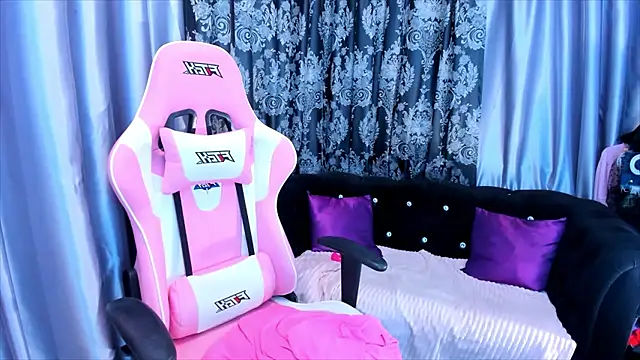 KamilaFoxy's cam snapshot