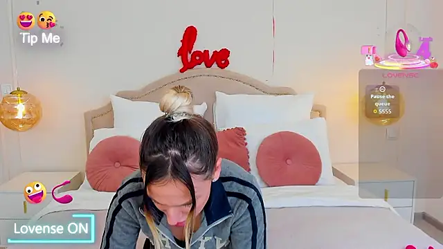 MissLoou's cam snapshot