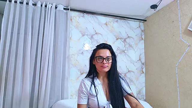 QueenSallyDesire's cam snapshot