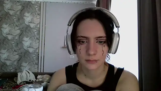 LxayBloom's cam snapshot