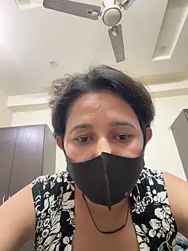 raavigirl's cam snapshot